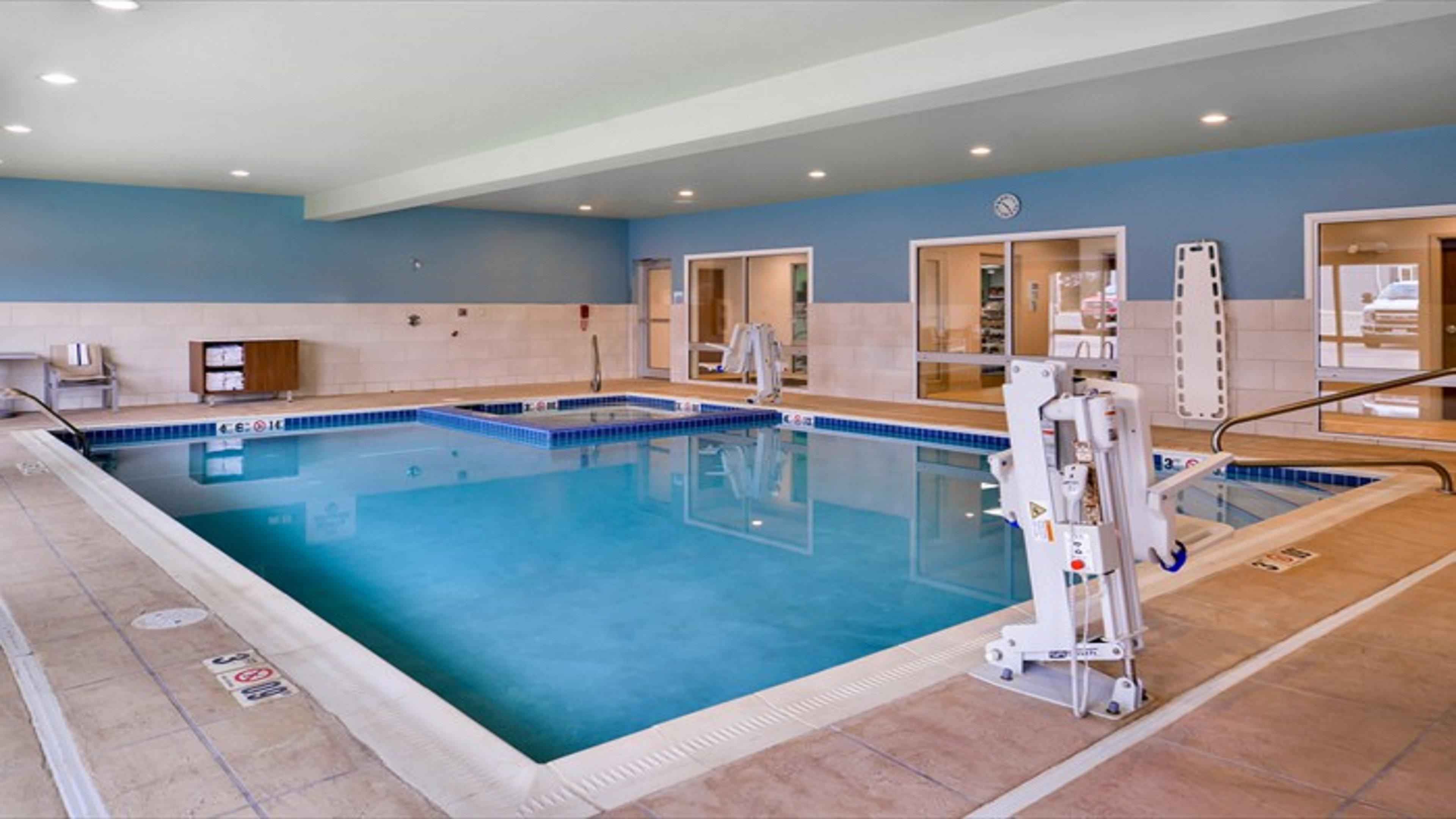 Holiday Inn Express & Suites - Parkersburg East By Ihg Exteriér fotografie