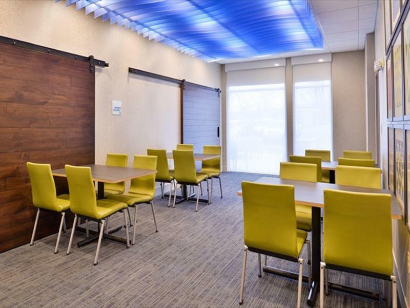 Holiday Inn Express & Suites - Parkersburg East By Ihg Exteriér fotografie
