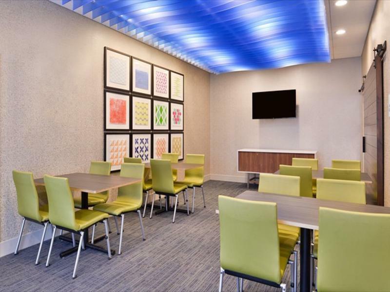 Holiday Inn Express & Suites - Parkersburg East By Ihg Exteriér fotografie