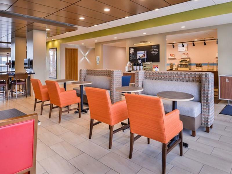 Holiday Inn Express & Suites - Parkersburg East By Ihg Exteriér fotografie